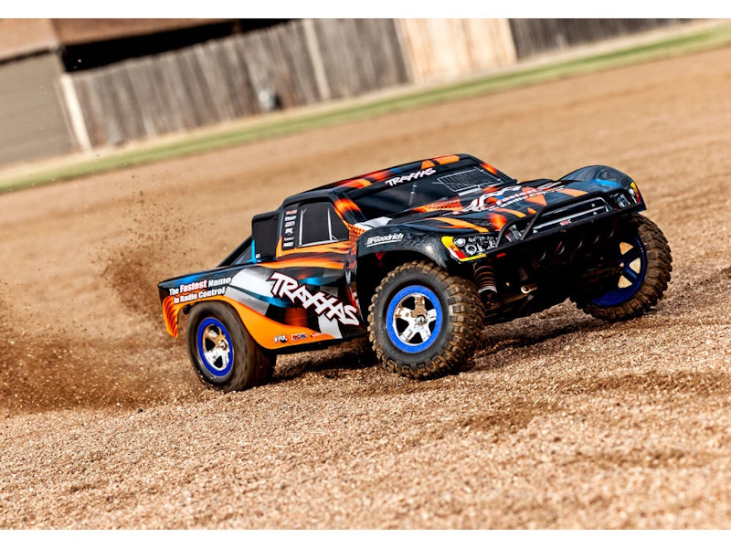 Traxxas Slash 1:10 2WD RTR Electric Short Course Truck, Red (+ TQ 2-ch, XL-5, Titan 550, 7-Cell NiMH, USB-C charger, LED lights)