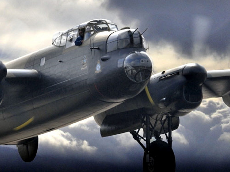 Historic Aviation ... Full Size